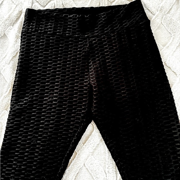 Lulus Black Textured Ruched Leggings - Picture 5 of 6